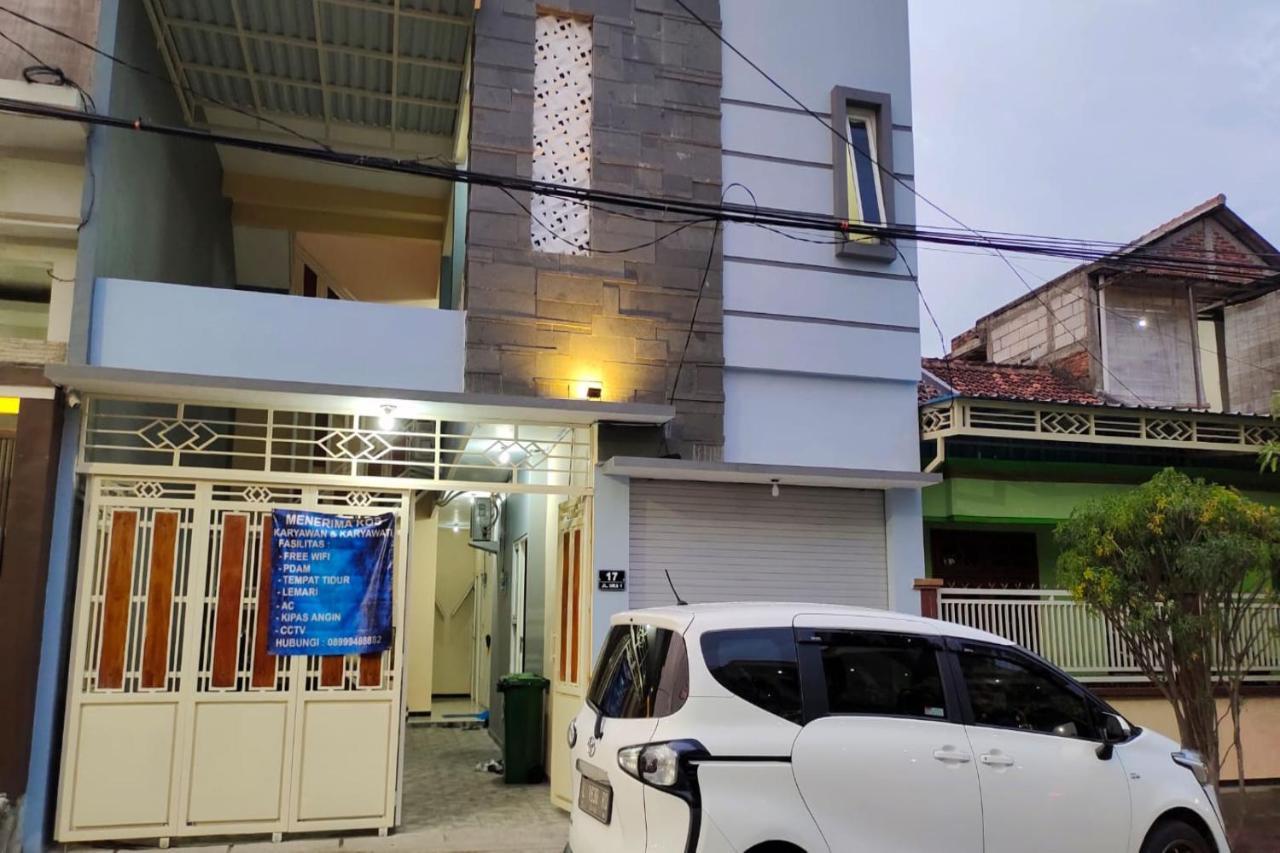 سورابايا Oyo 91209 Arjuna Residence Syariah Sby المظهر الخارجي الصورة